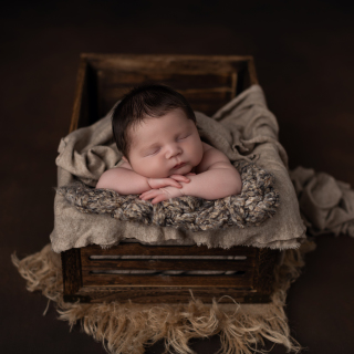 04 chester-county-newborn-photographer.jpg