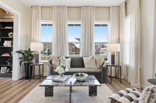 chester-county-sitting-room-real-estate-photo.jpg